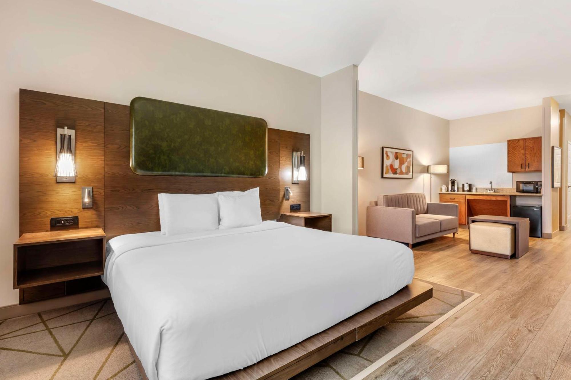 Best Western Plus Riata Brownwood Exteriör bild